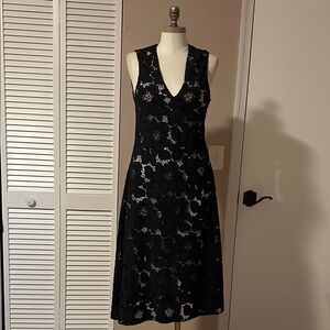 Zara Dark Navy Embroidered Elegant Floral Lace Dress Midi V-neck size small